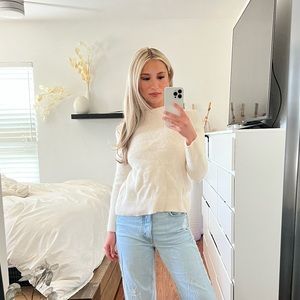 CO ESSENTIALS 100% Cashmere Cream Sweater. Fits Size US 0-2.